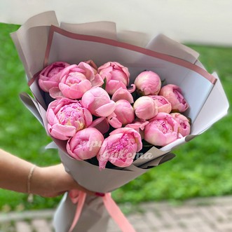 Букет из 15 пионов Букет из 15 пионов